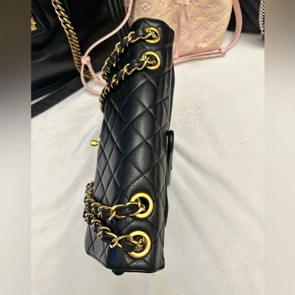 CHANEL Jumbo Classic Single Flap Caviar Leather Handbag Black/Gold Hardware - Picture 9 of 12